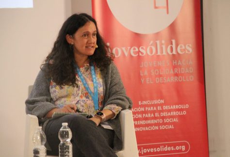 La integrante de Transcendence, Amparo Navarro, participa en el II Congreso de Islamofobia en Valencia