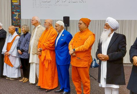 El presidente del Foro Interreligioso Internacional Transcendence, Pujya Swami Rameshwarananda Giri Maharaj, participa en el 10º Encuentro del Elijah Board of World Religious Leaders – EBWRL