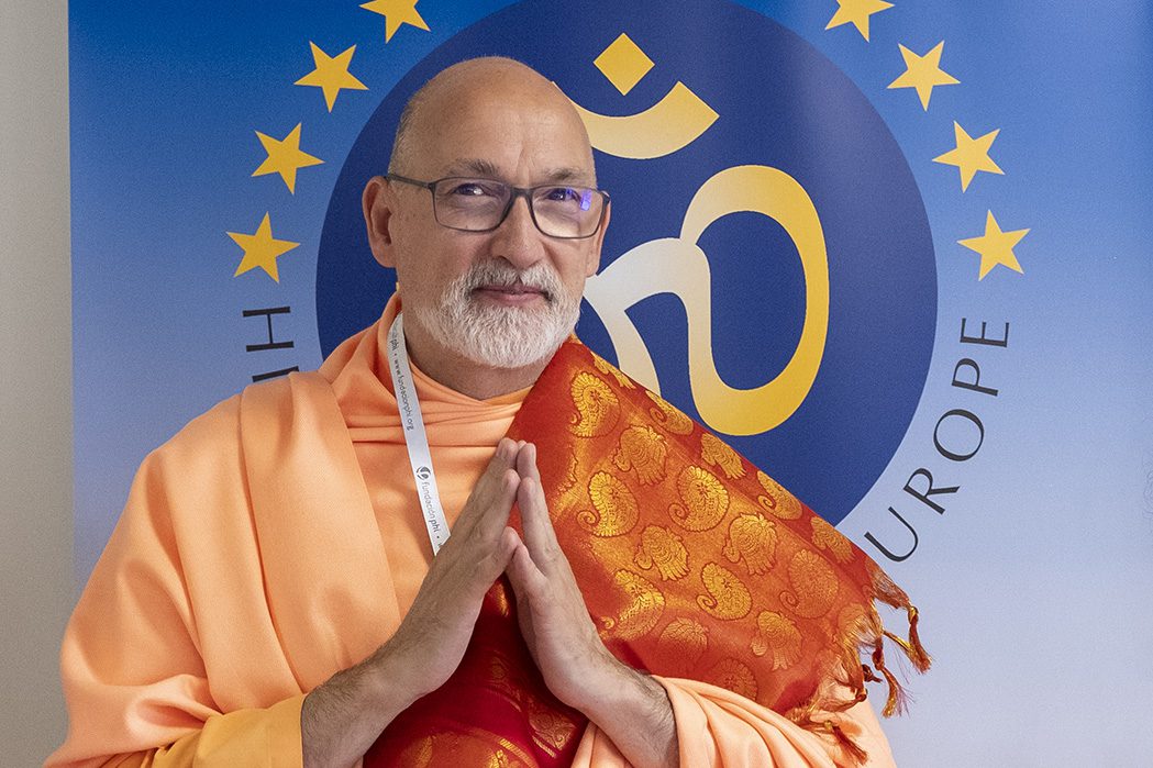 Pujya Swami Rameshwarananda Giri Maharaj Nuevo Spiritual Advisor Del Hindu Forum Of Europe